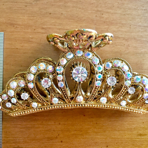 Cherry Chau AMAZING jeweled hair clip! main image 6